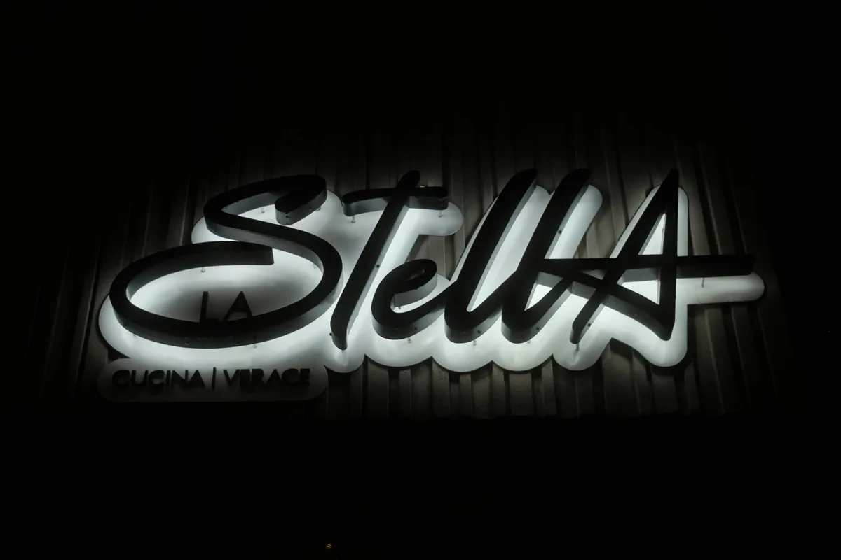 La Stella Neonschild
